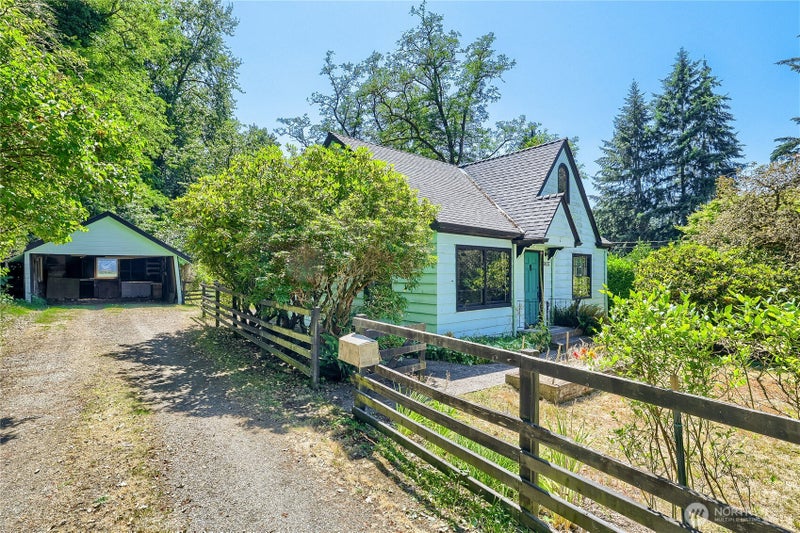 7637 NE 165th Street
