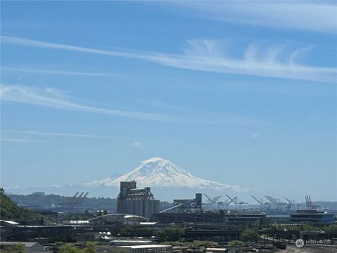 2550 Thorndyke Avenue W 404 Seattle WA 98199