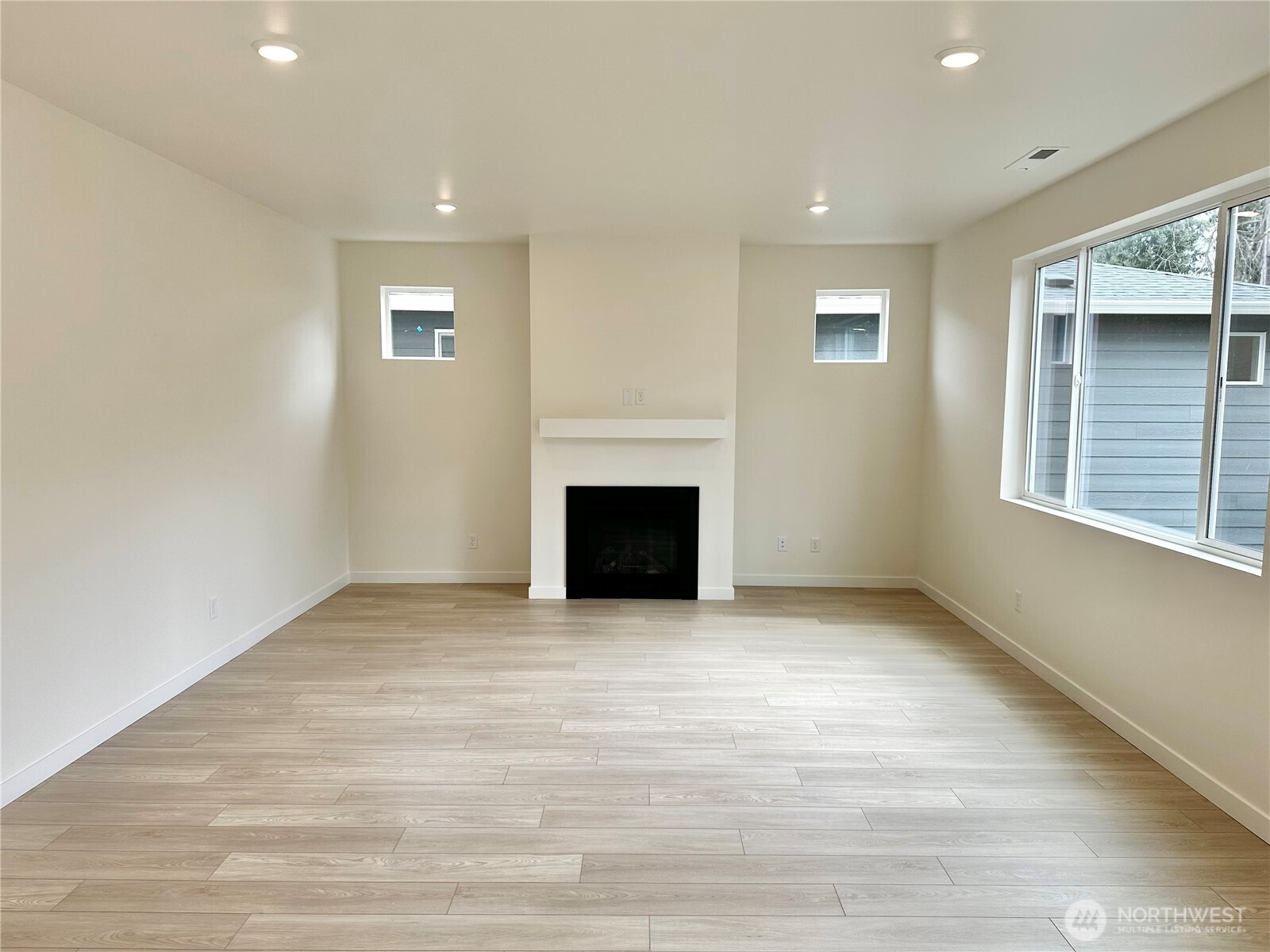 13514 187th Street E 28