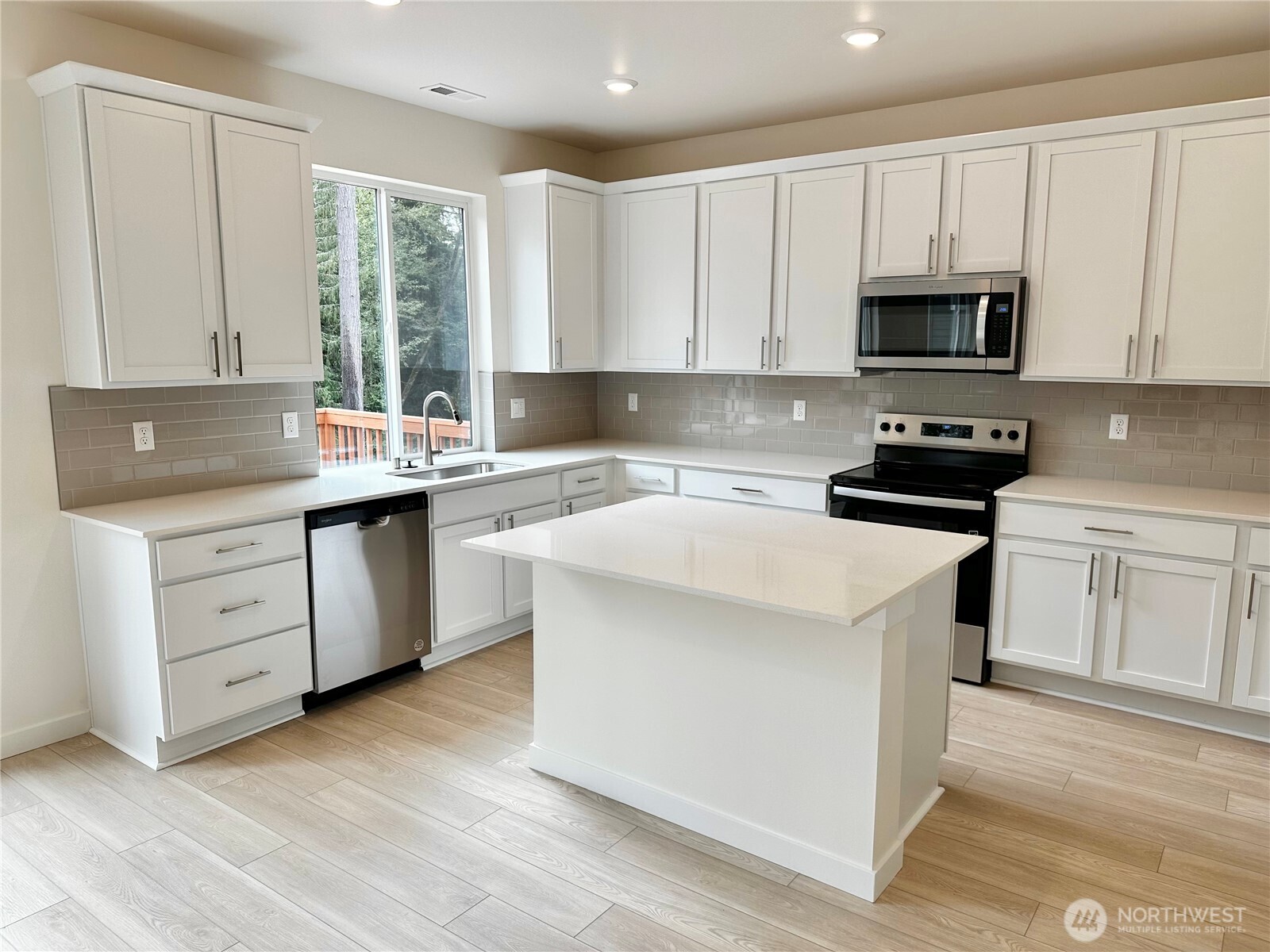 13514 187th Street E 28