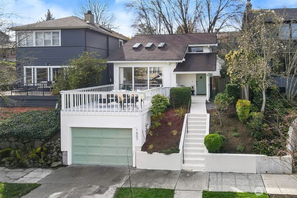 Photo of 1607 35th Avenue, Seattle, WA 98122 (MLS # 2346649)