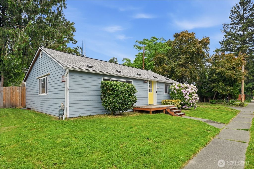 Photo of 207 Cedar Avenue, Sultan, WA 98294 (MLS # 2526896)