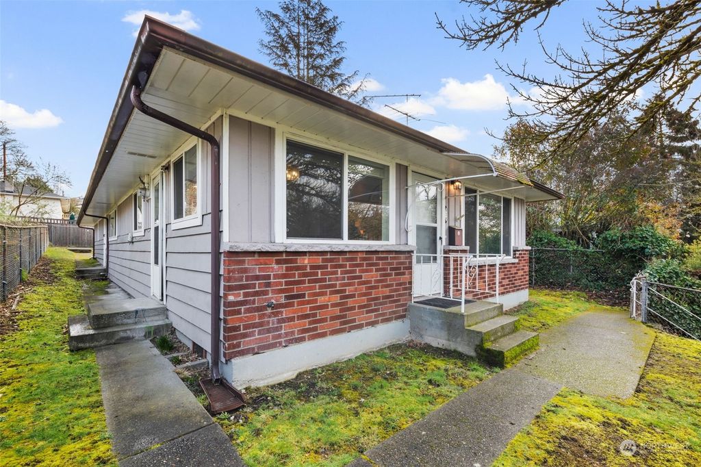 Photo of 524 Martin Luther King Jr Way S, Seattle, WA 98144 (MLS # 2330332)