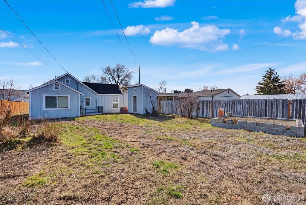 Photo of 307 W Glover St, Harrington, WA 99134 (MLS # 2488775)