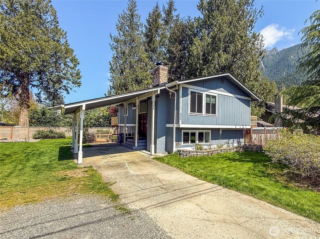 Photo of 900 NE 5th Street, North Bend, WA 98045 (MLS # 2366122)
