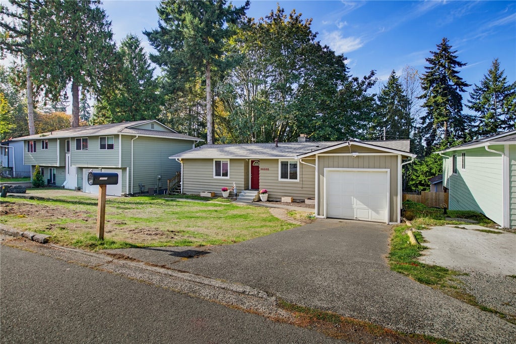 Photo of 30325 9th Avenue S, Federal Way, WA 98003 (MLS # 2595725)