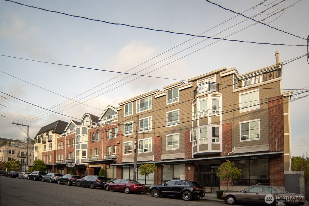 Photo of 812 5 Avenue N #102, Seattle, WA 98109 (MLS # 2525721)