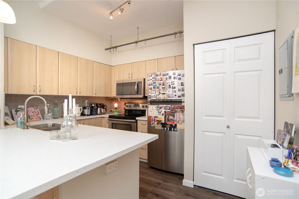 Photo of 812 5 Avenue N #102, Seattle, WA 98109 (MLS # 2525721)