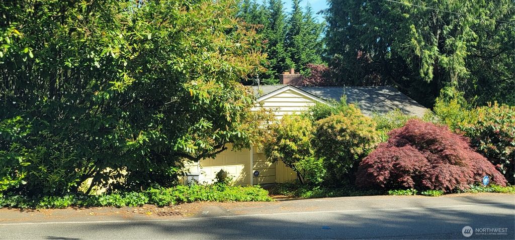 Photo of 10024 SE 8th Street, Bellevue, WA 98004 (MLS # 2370029)