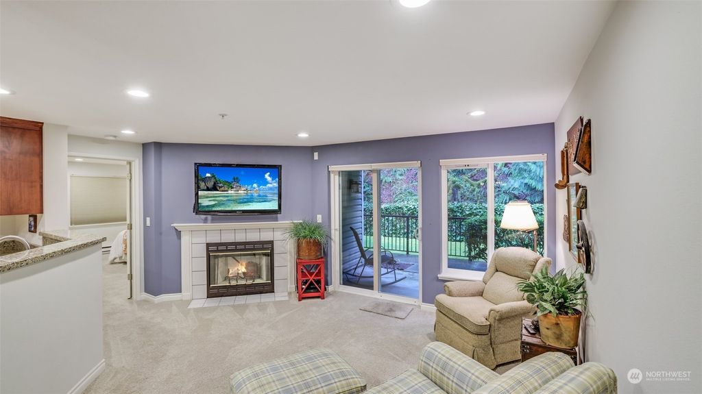 Photo of 5000 NW Village Park Drive #D121, Issaquah, WA 98027 (MLS # 2196694)