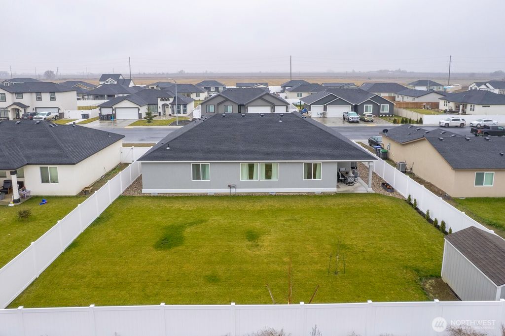 Photo of 915 P Street SW, Quincy, WA 98848 (MLS # 2478145)