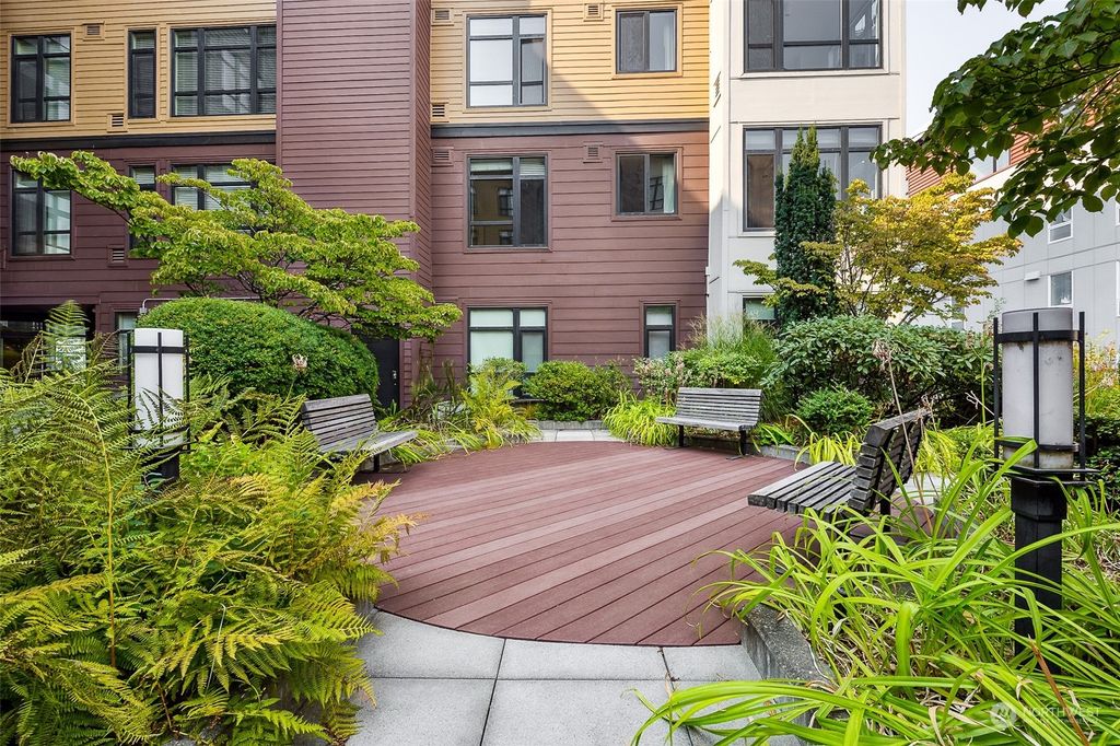 listing image 9367057128750906016