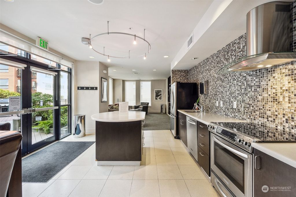 listing image 9366202833508432789