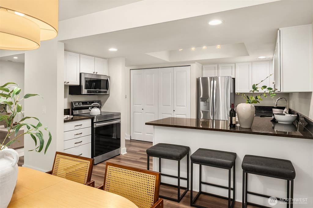Photo of 4283 152nd Court SE #2B, Bellevue, WA 98006 (MLS # 2565649)