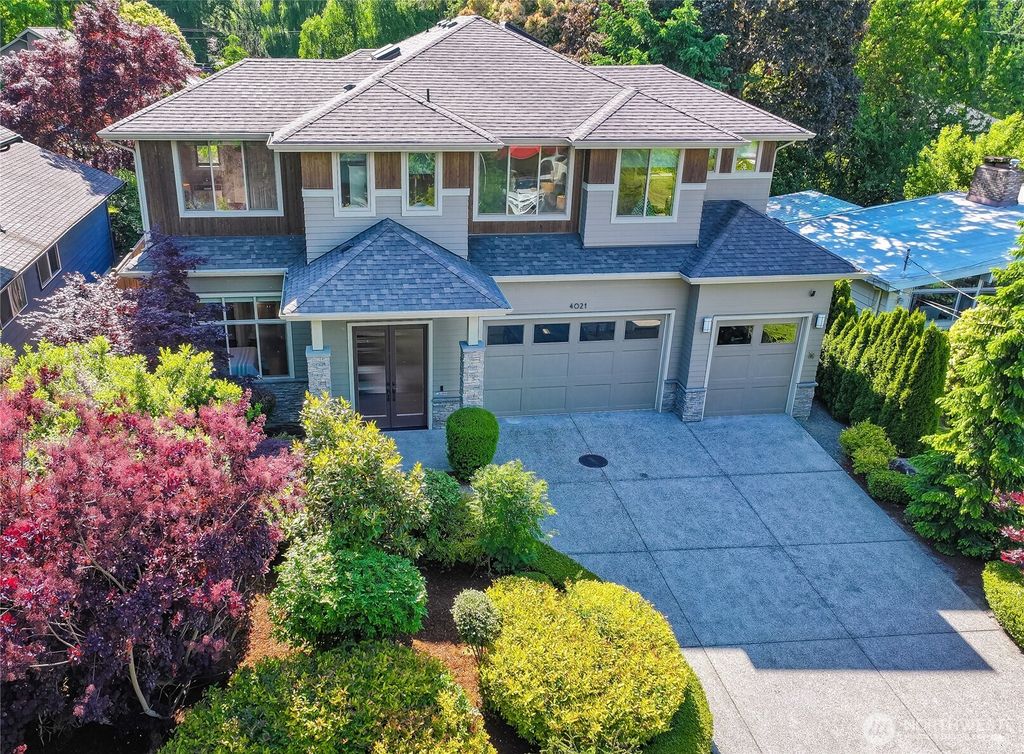 Photo of 4021 91st Avenue SE, Mercer Island, WA 98040 (MLS # 2380687)