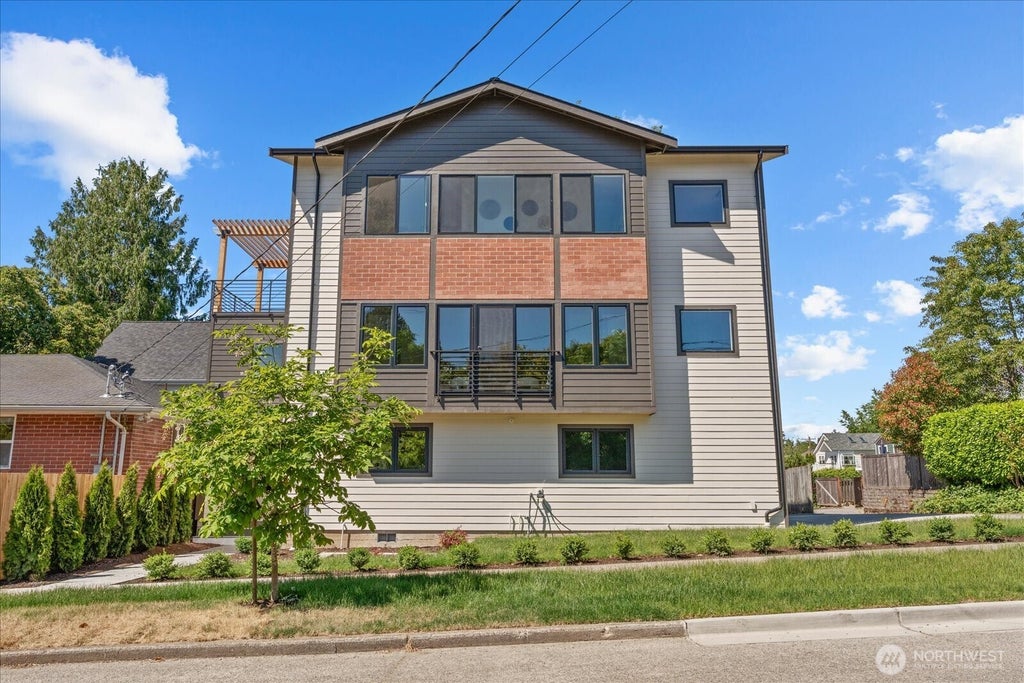 Photo of 4816 SW Findlay Street, Seattle, WA 98136 (MLS # 2536389)