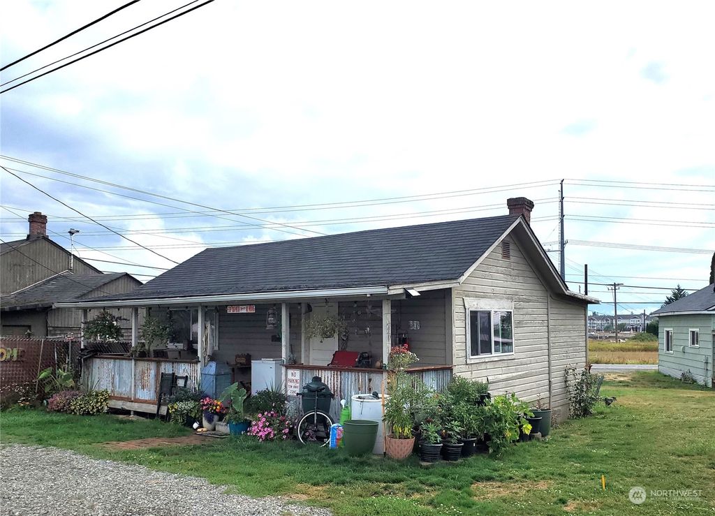 Photo of 17117 16th Drive NE, Marysville, WA 98271 (MLS # 2172651)
