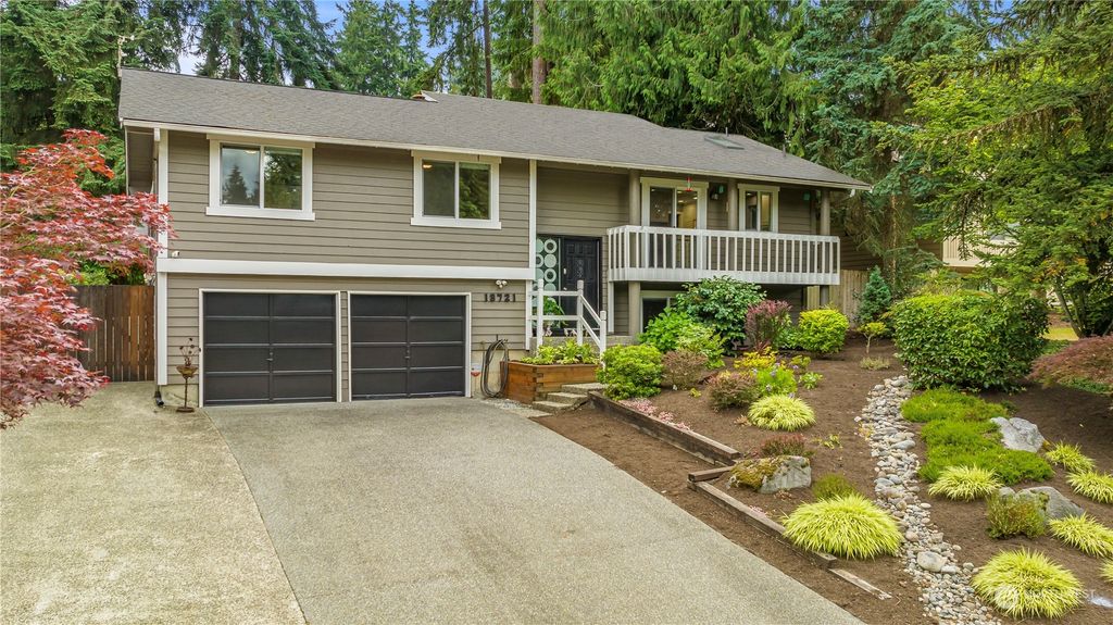 Photo of 18721 SE 44th Place, Issaquah, WA 98027 (MLS # 2139011)