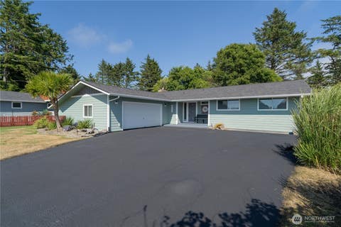 Photo of 372 Octopus Avenue, Ocean Shores, WA 98569 (MLS # 2558571)