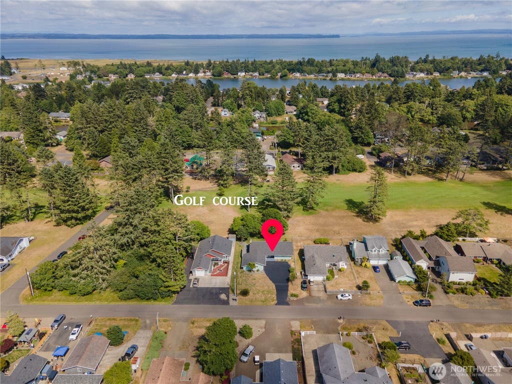 Photo of 372 Octopus Avenue, Ocean Shores, WA 98569 (MLS # 2558571)