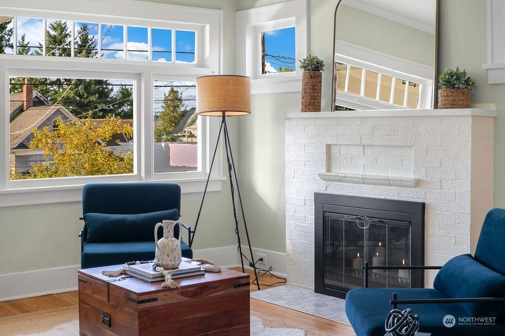 Photo of 6232 Woodlawn Avenue N, Seattle, WA 98103 (MLS # 2158567)