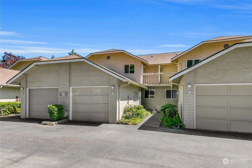 Photo of 7730 196th Street SW #4, Edmonds, WA 98026 (MLS # 2146780)