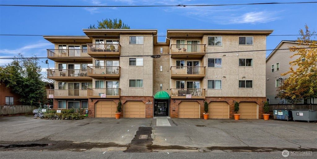 Photo of 12035 32nd Avenue NE #202, Seattle, WA 98125 (MLS # 2588461)