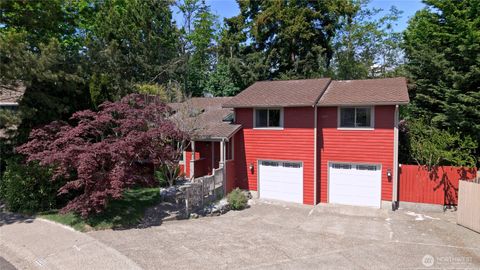 Photo of 32206 7th Avenue SW, Federal Way, WA 98023 (MLS # 2528075)