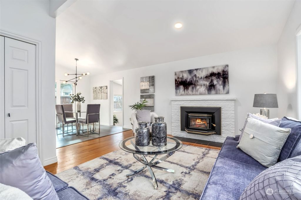 Photo of 8132 NE 156th Place, Kenmore, WA 98028 (MLS # 2038097)