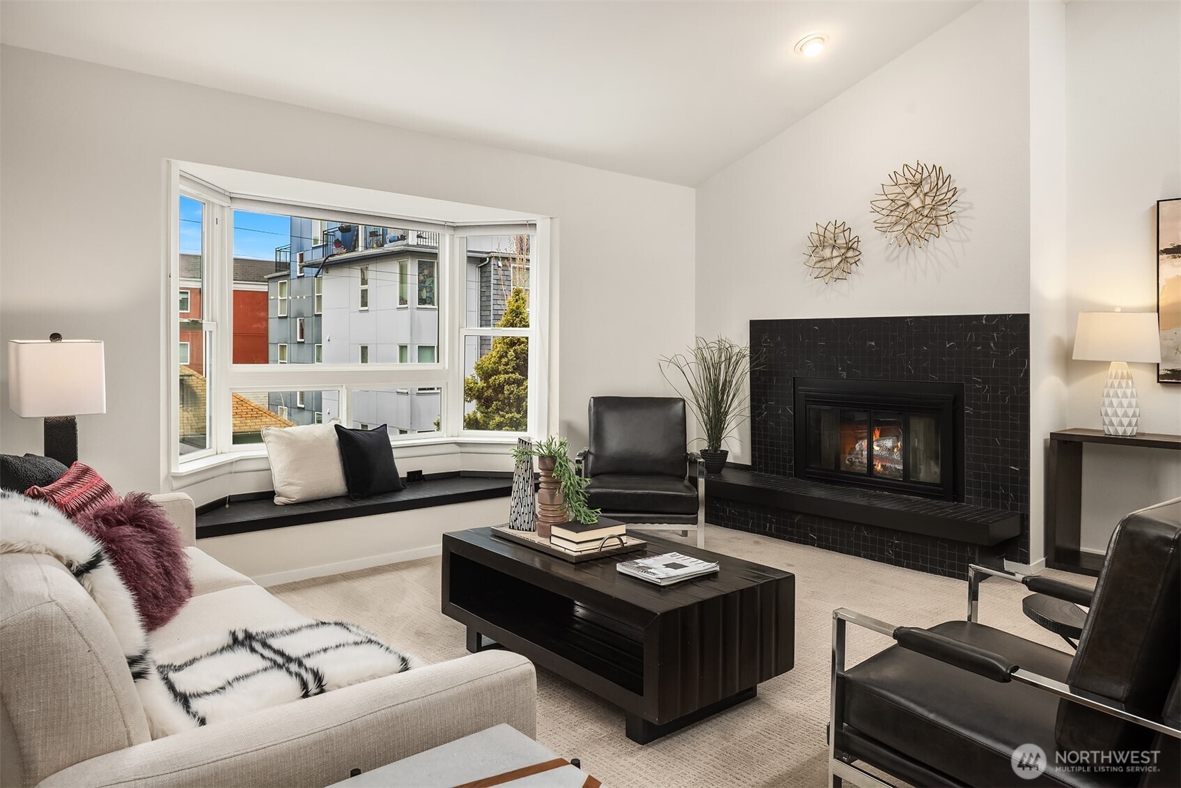 210 Boylston Avenue E 304