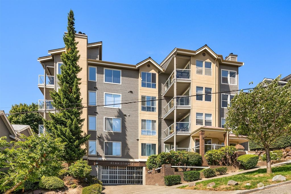 Photo of 1011 5th Avenue N #402, Seattle, WA 98109 (MLS # 2152935)