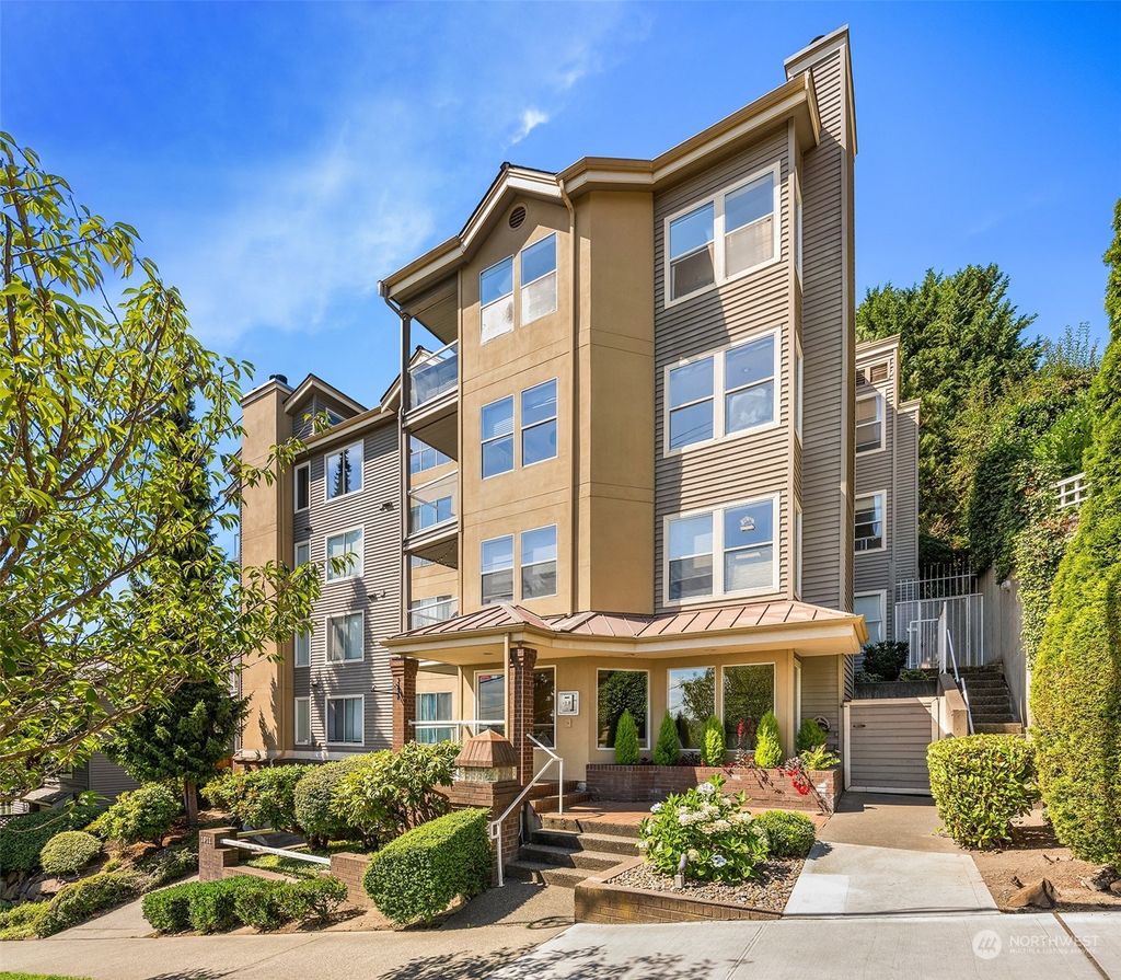 Photo of 1011 5th Avenue N #402, Seattle, WA 98109 (MLS # 2152935)