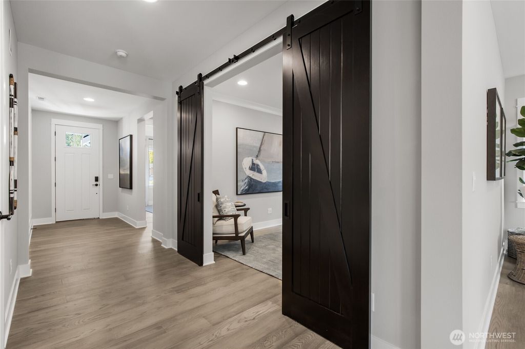 listing image 9362396504486387879