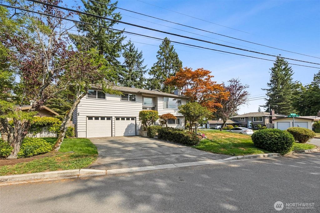 Photo of 16518 NE 25th Place, Bellevue, WA 98008 (MLS # 2432548)