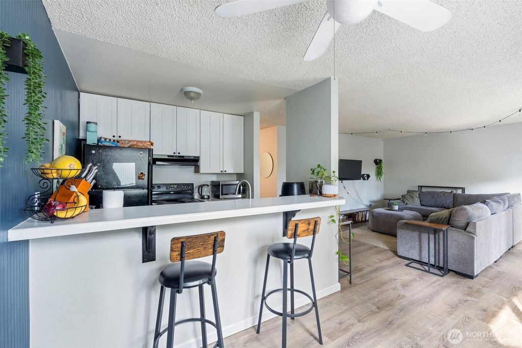 Photo of 1003 S 308th St #9, Federal Way, WA 98003 (MLS # 2491870)