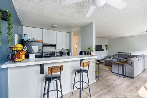 Photo of 1003 S 308th St #9, Federal Way, WA 98003 (MLS # 2491870)