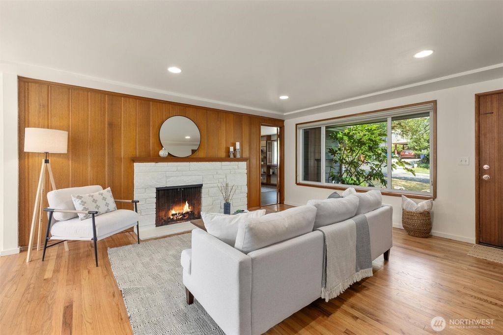 Photo of 2531 NE 105th Place, Seattle, WA 98125 (MLS # 2417591)