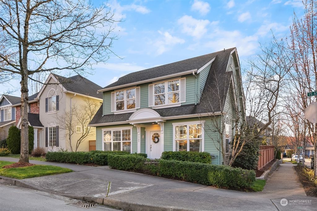 Photo of 1795 15th Avenue NE, Issaquah, WA 98029 (MLS # 2207930)