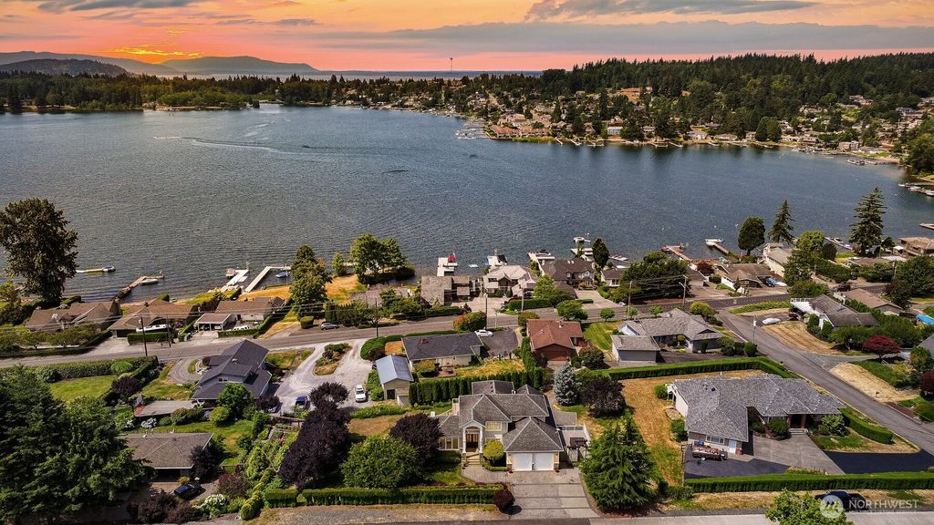 Photo of 2651 Huntington Street, Bellingham, WA 98226 (MLS # 2559175)