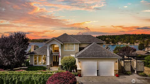 Photo of 2651 Huntington Street, Bellingham, WA 98226 (MLS # 2559175)