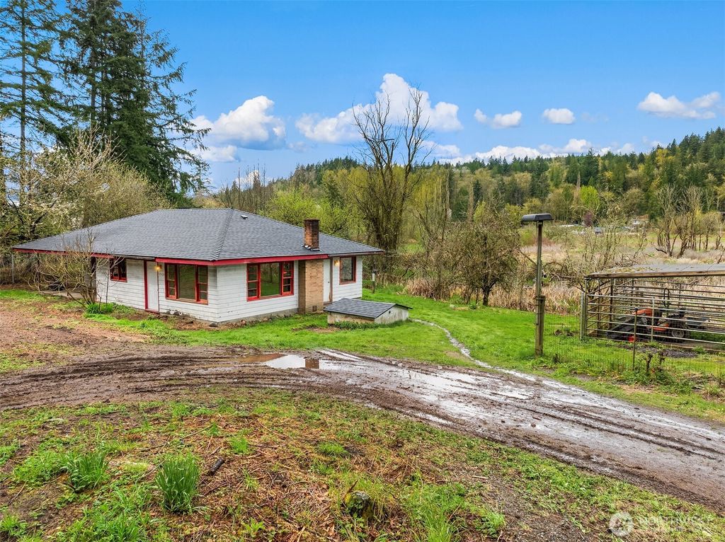 Photo of 17420 SE Renton Issaquah Road, Renton, WA 98059 (MLS # 2357685)