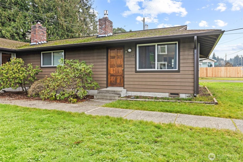 Photo of 1207 1209 S Pine Street, Port Angeles, WA 98362 (MLS # 2464568)