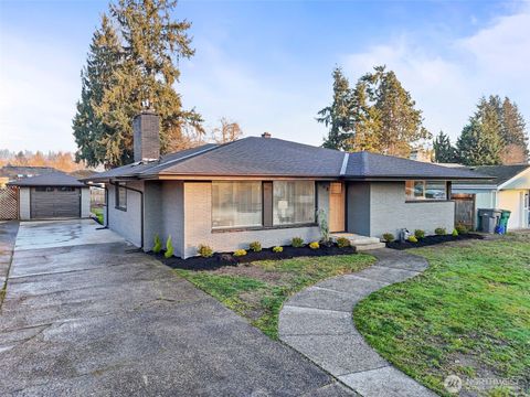 Photo of 208 J Street NE, Auburn, WA 98002 (MLS # 2471148)