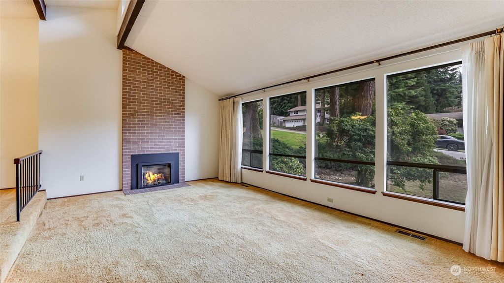 Photo of 21634 NE 17th Place, Sammamish, WA 98074 (MLS # 2176122)