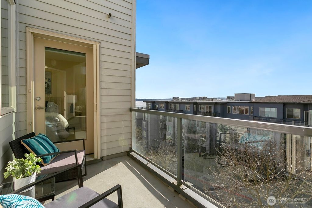 Photo of 220 1st Street #404, Kirkland, WA 98033 (MLS # 2354334)