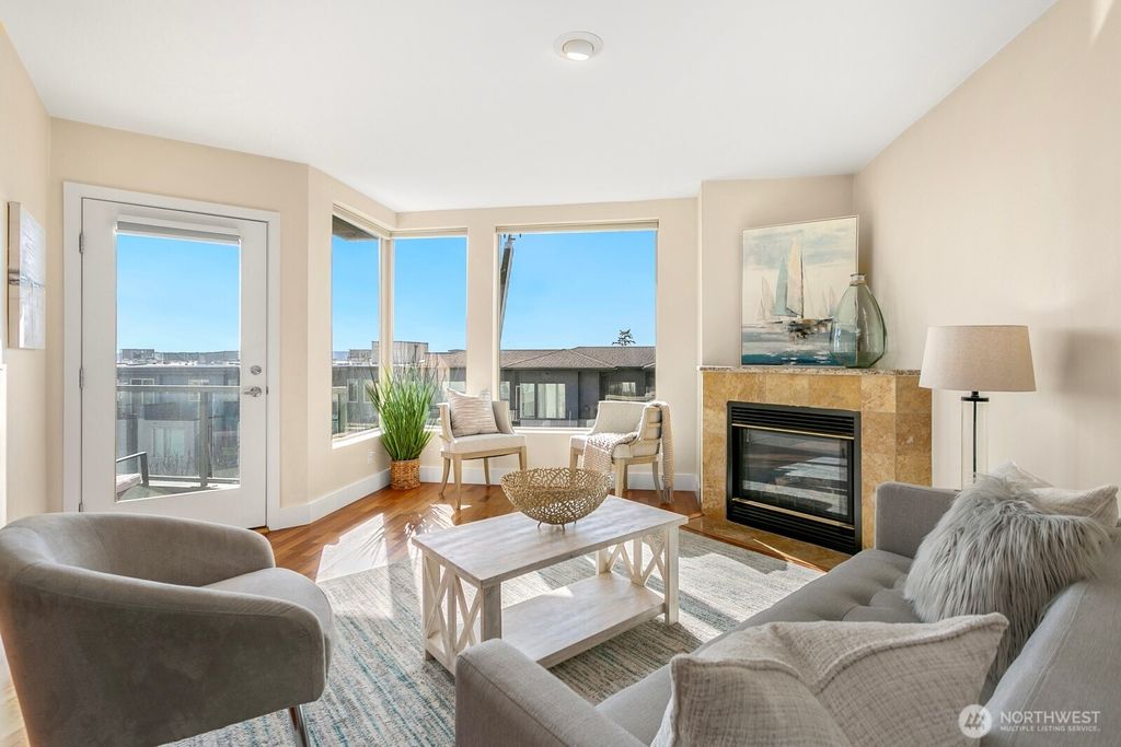 Photo of 220 1st Street #404, Kirkland, WA 98033 (MLS # 2354334)