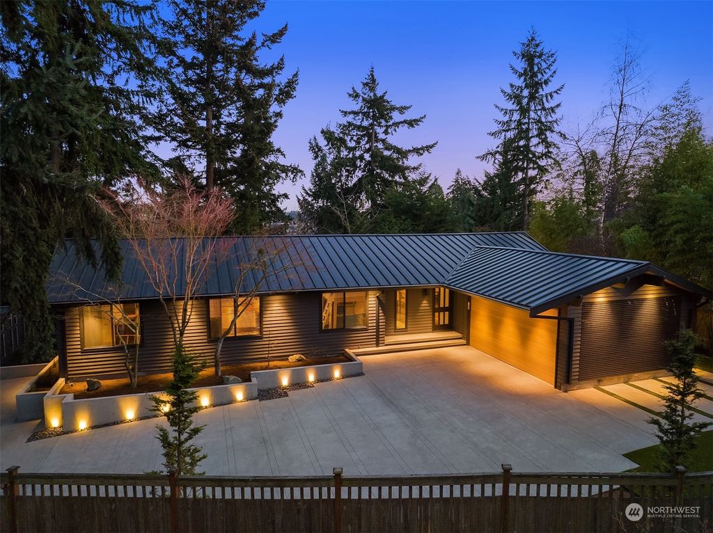 Photo of 1395 4th Street, Kirkland, WA 98033 (MLS # 2047683)