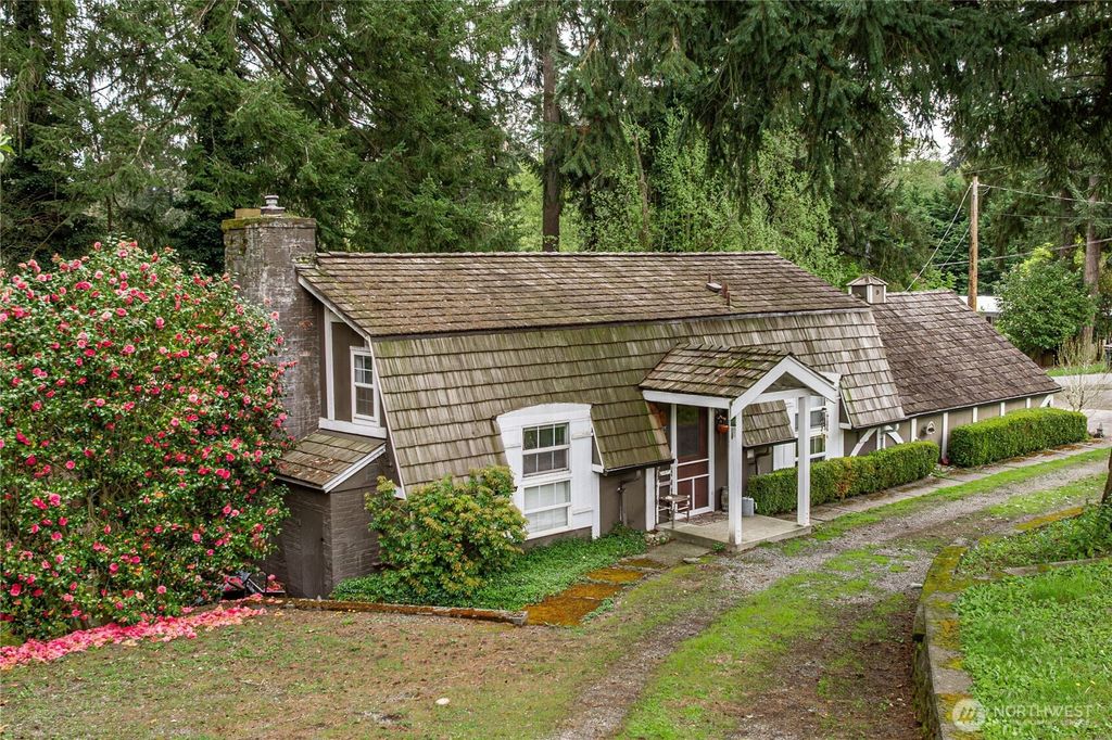 Photo of 12404 NE 6th Place, Bellevue, WA 98005 (MLS # 2511899)