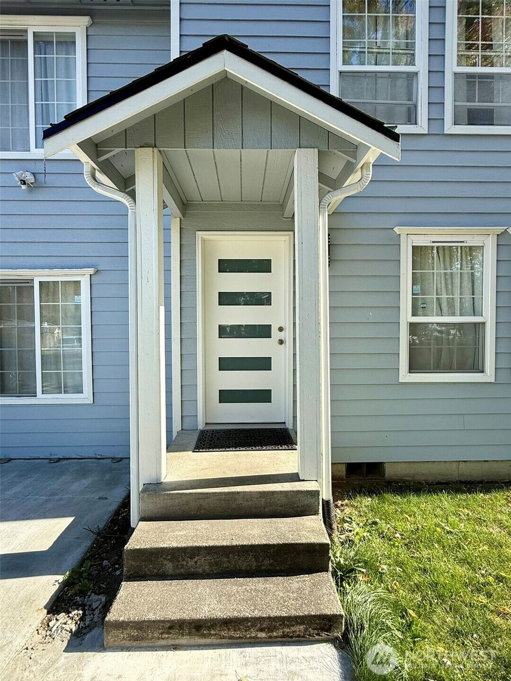 Photo of 217 Tacoma Boulevard S, Pacific, WA 98047 (MLS # 2445418)