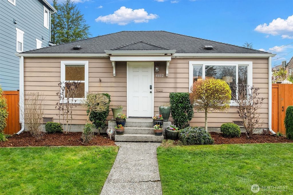 Photo of 4402 31st Avenue W, Seattle, WA 98199 (MLS # 2496251)